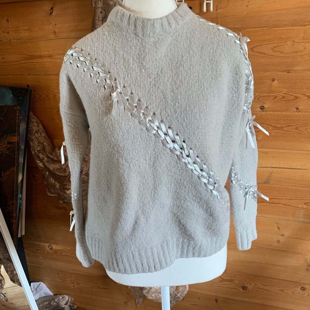 Vintage Merino Wool Blend Grey Fisherman Sweater Ribbon Accent‎ Coquette Twee